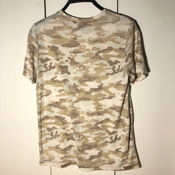 Forever21 camo top - Picture 2 of 3